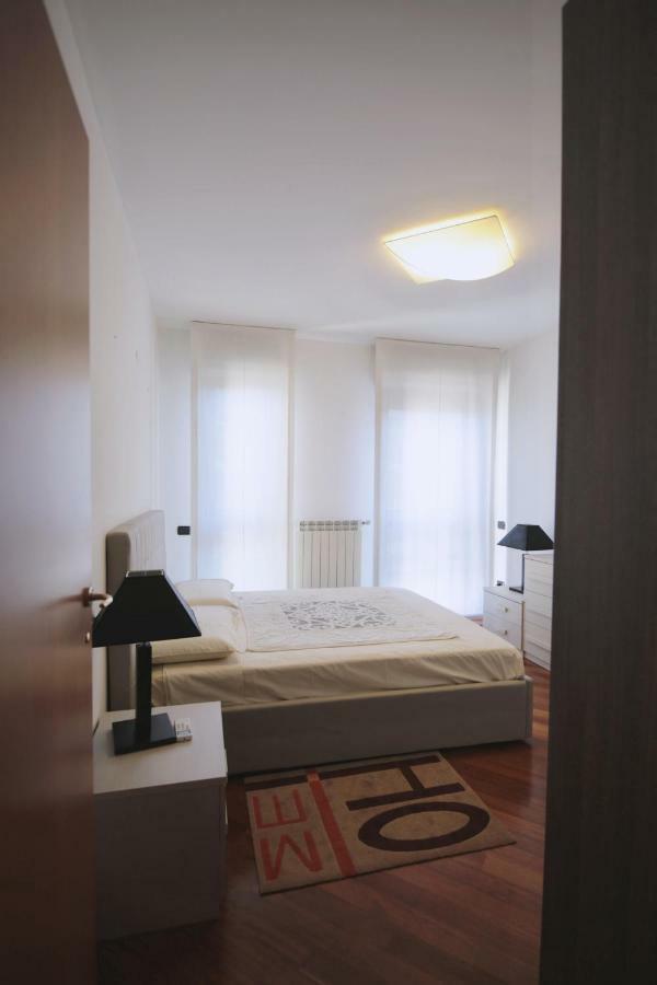 Orea Spiti - Charming Flat & Canal View Few Steps From Movida Милано Екстериор снимка